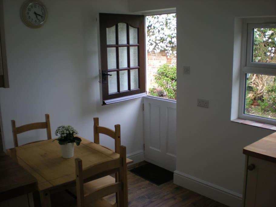 Beautiful Gate House A 4 Minute Walk From Beach 博格诺里吉斯 外观 照片